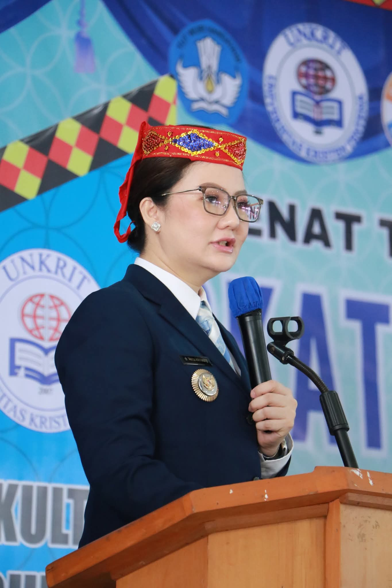 BUPATI POSO HADIRI WISUDA ANGKATAN X UNIVERSITAS KRISTEN TENTENA