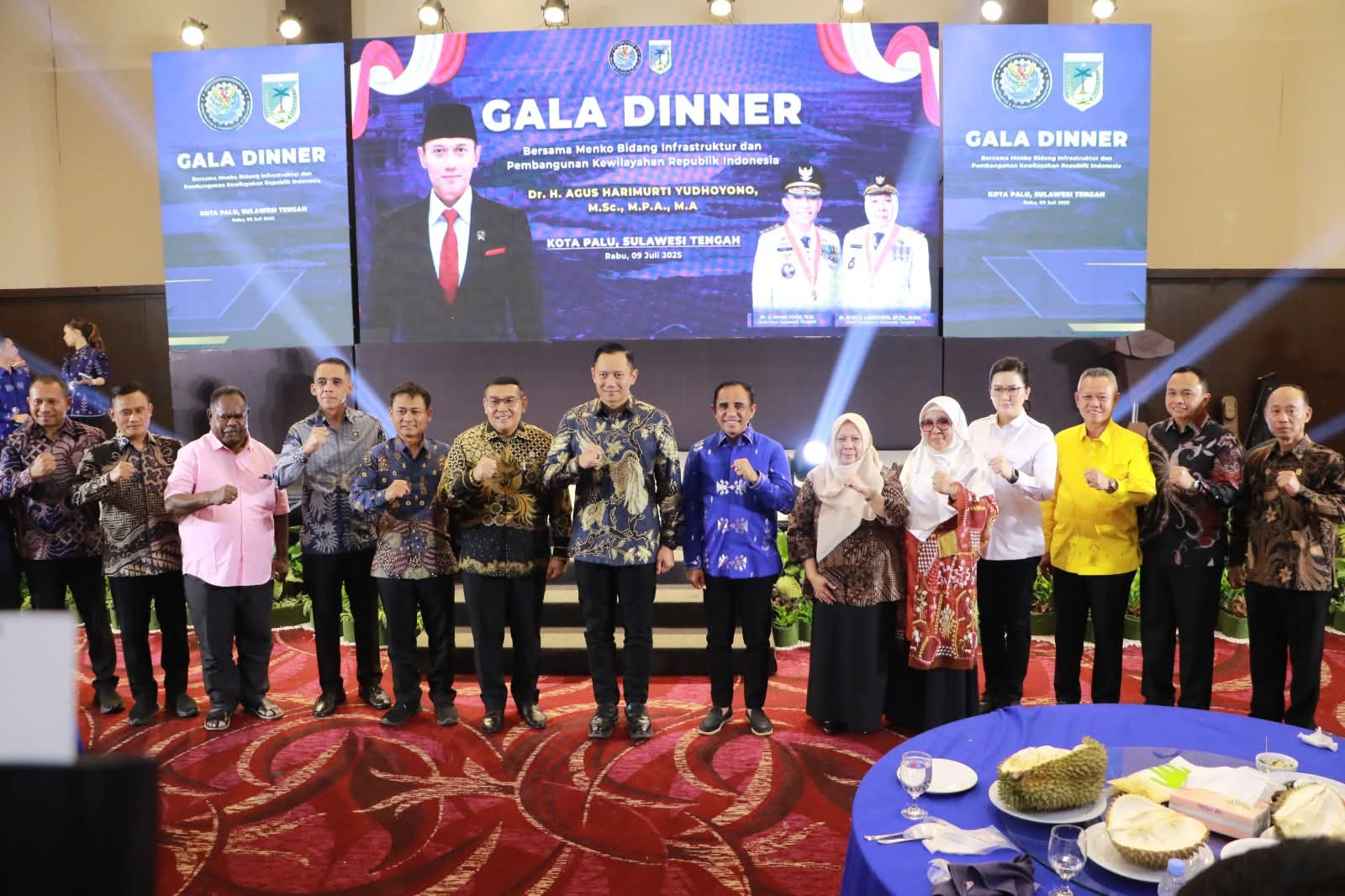 Bupati Poso Terima 36 Sertifikat Aset Pemda dari Menko AHY di Donggala